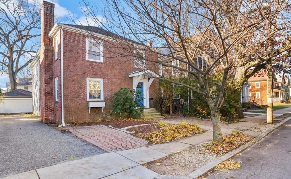 33 Lauriston St #2, Providence, RI 02906
