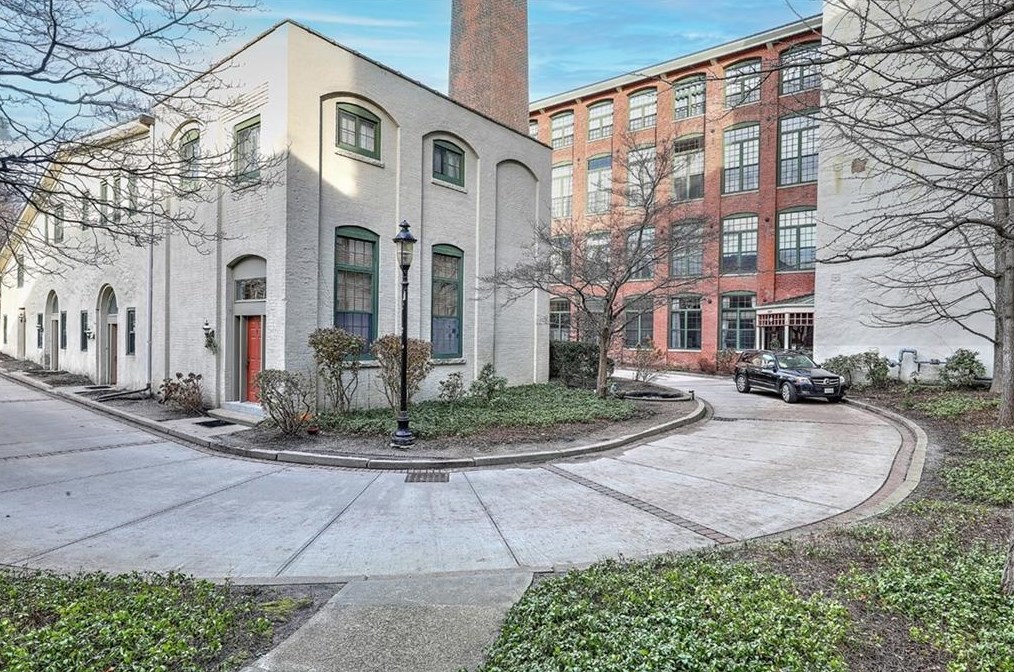 15 Higgins St #212, Smithfield, RI 02917