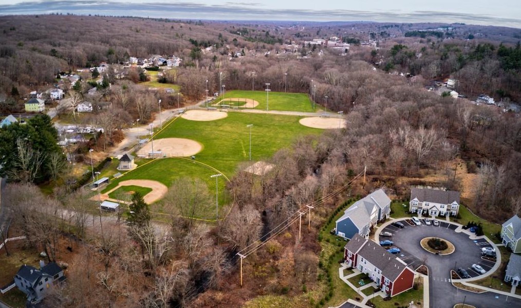 15 Higgins St, Smithfield RI 02917-4032 exterior