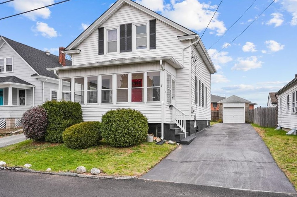 38 Victory St, Cranston RI  02910-1606 exterior