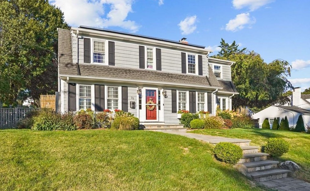 25 Ledge Rd, Warwick, RI 02818