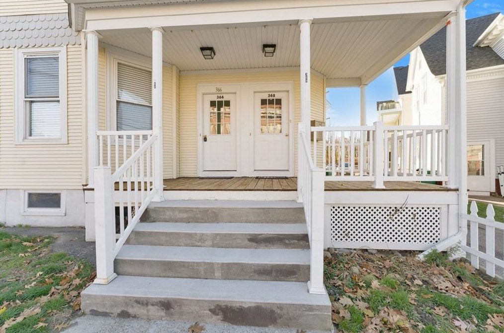 366 Park Pl, Woonsocket, RI 02895