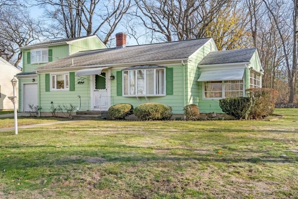 78 Apple Blossom Ln, Cranston, RI 02921-1303