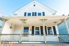 21 Congdon Ave, Middletown, RI 02840