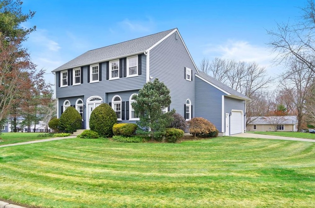 97 Vincent Way, Cranston, RI 02921-2583