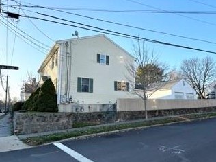 51 Mt Hope Ave, Bristol, RI 02809