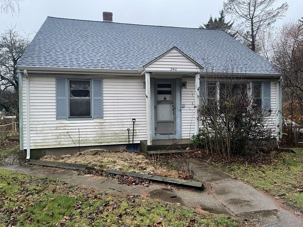 346 Mendon Rd, Cumberland, RI 02864