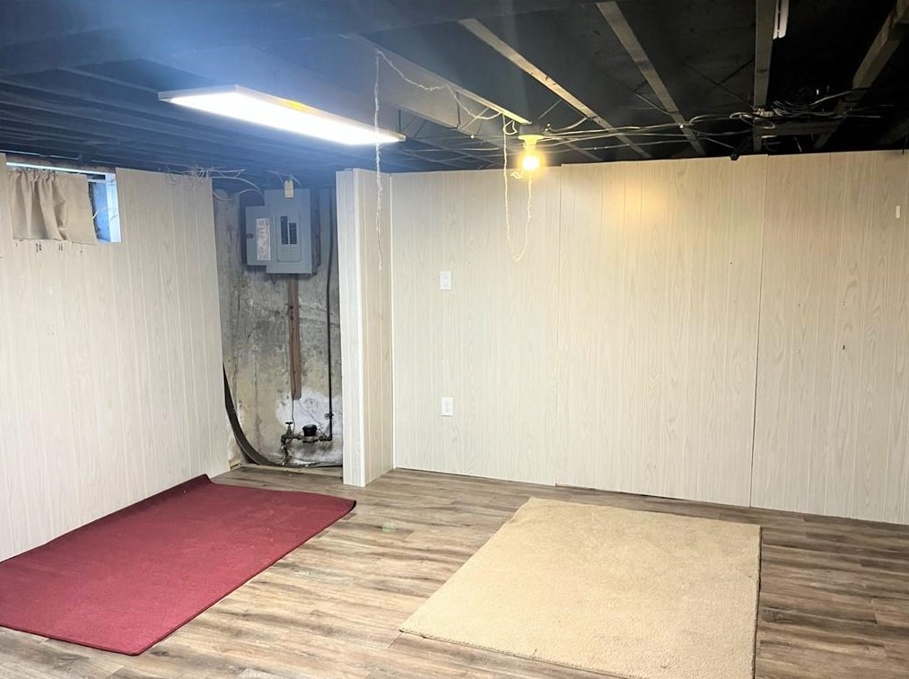 11 Sidney St, West Warwick RI  02893-6025 exterior