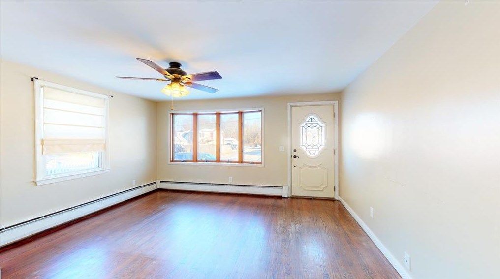 11 Sidney St, West Warwick RI  02893-6025 exterior