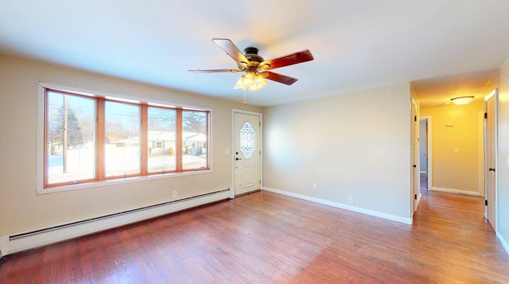 11 Sidney St, West Warwick RI  02893-6025 exterior