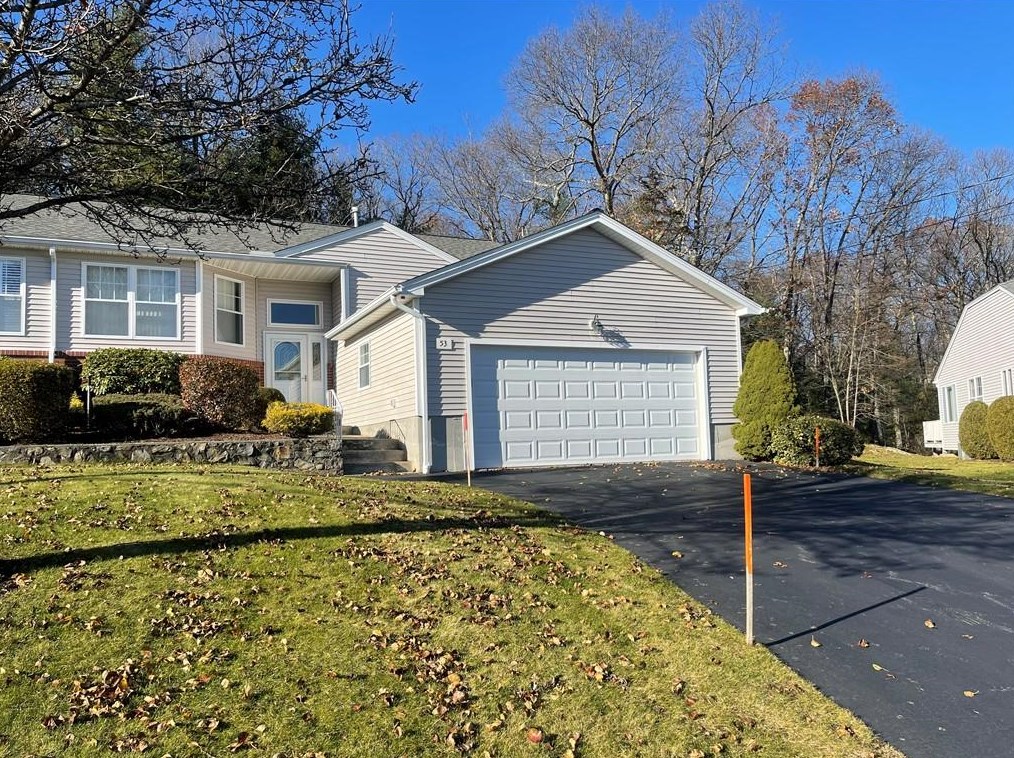 53 Hunters Run #53, North Providence, RI 02904