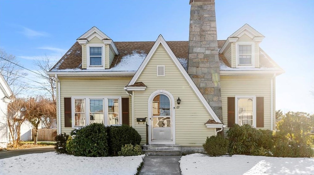 69 Welfare Ave, Cranston, RI 02910-1237