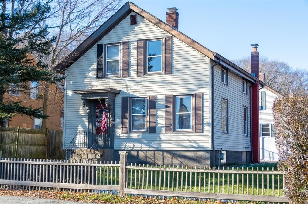179 Walker St, Lincoln, RI 02865