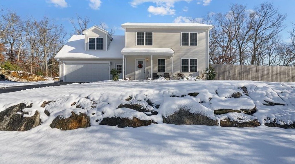 3 Victory Falls Rd, Coventry, RI 02827