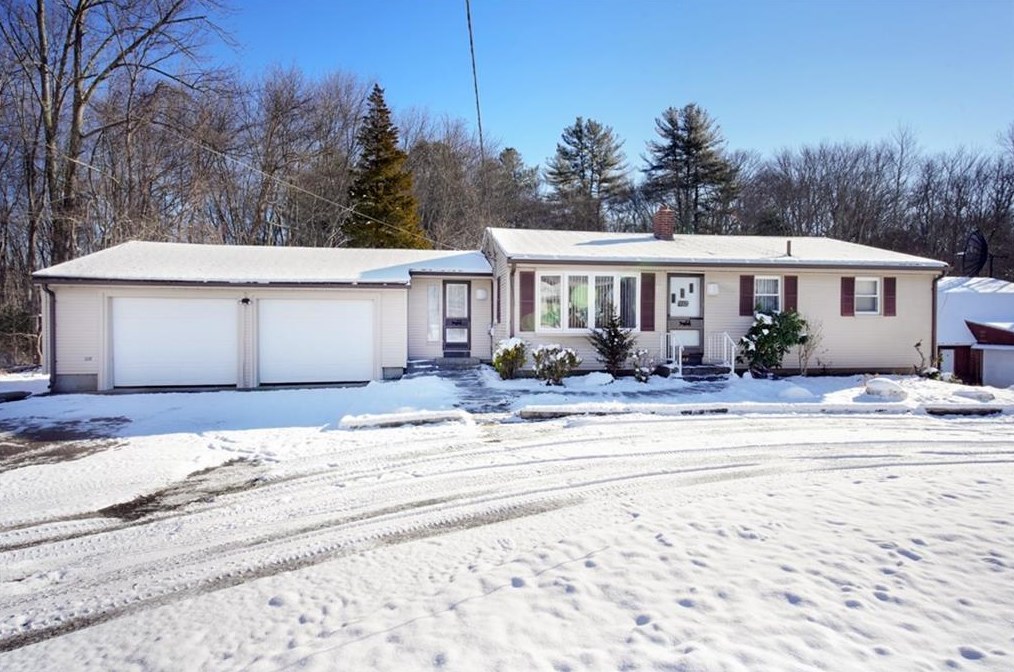488 Sawmill Rd, Scituate, RI 02857