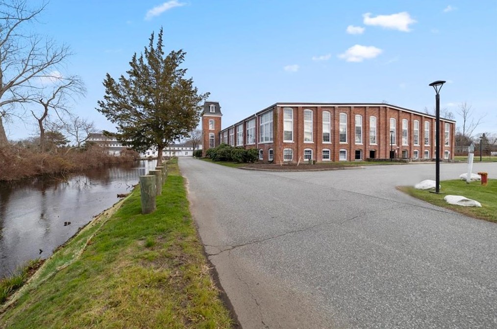 40 Web Ave #115, North Kingstown, RI 02852