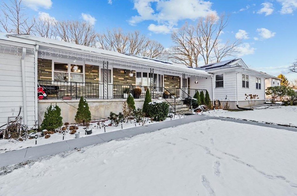 110 Grandview Ave, Providence, RI 02919