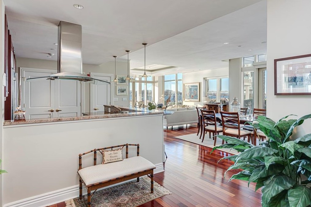 341 Thames St #s-105, Bristol, RI 02809