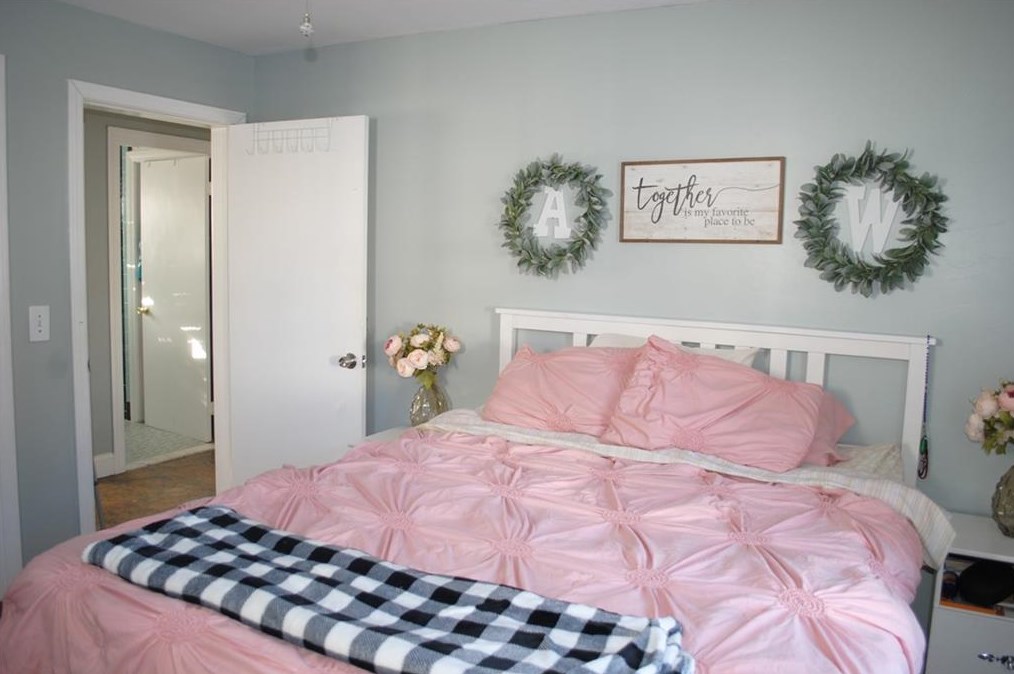 6 Miami St, West Warwick RI  02893-3018 exterior