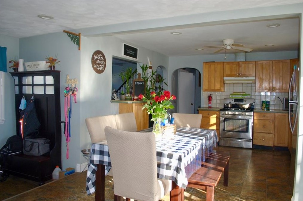 6 Miami St, West Warwick RI  02893-3018 exterior