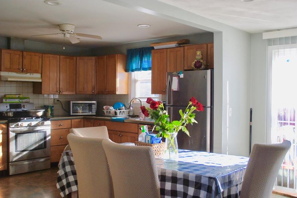 6 Miami St, West Warwick RI  02893-3018 exterior