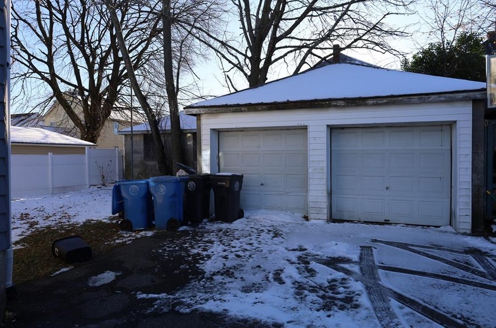 68 Burnside St, Cranston RI  02910-1809 exterior