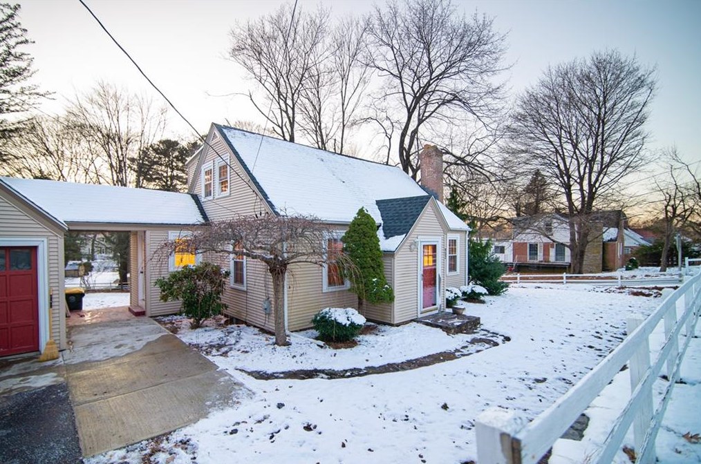 952 Greenville Ave, Smithfield, RI 02828