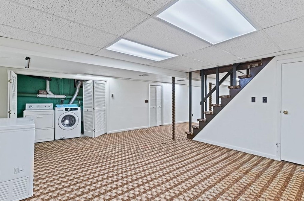 45 Rangeley Rd, Cranston RI  02920-6042 exterior