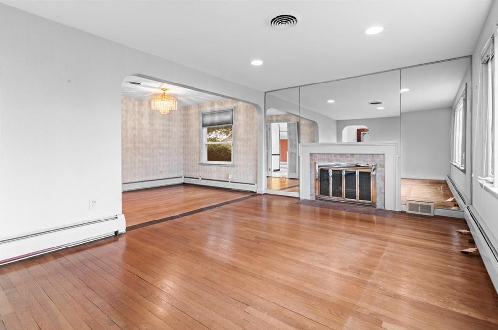 45 Rangeley Rd, Cranston RI  02920-6042 exterior