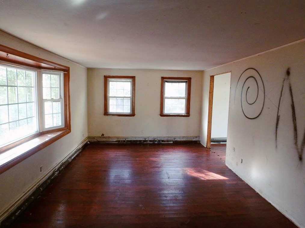 322 Station St, Coventry, RI 02816