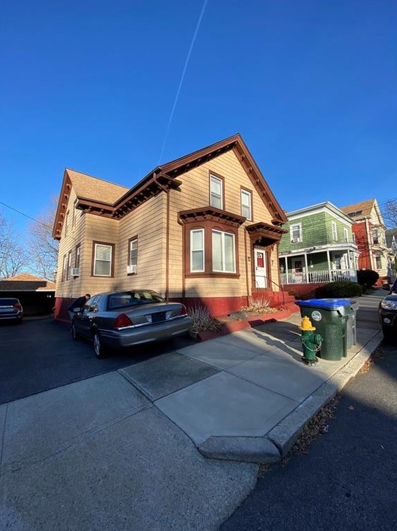 60 Woodbine St, Providence, RI 02919