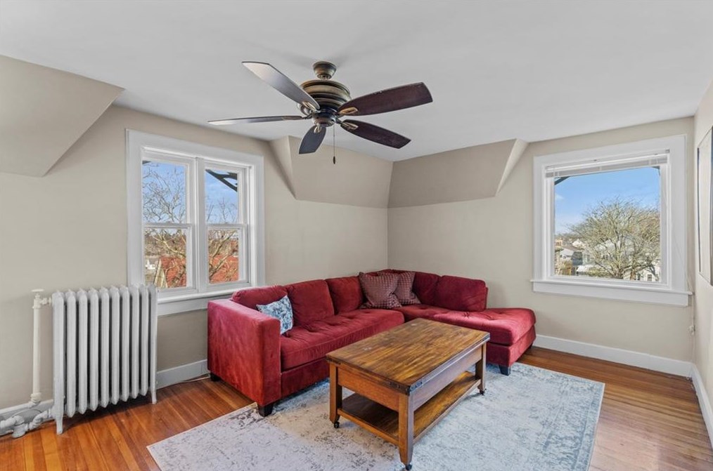 569 Spring St #4, Middletown, RI 02840