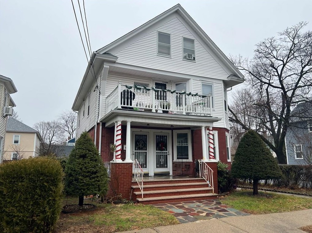 20 Lauriston St, Providence, RI 02906-3630