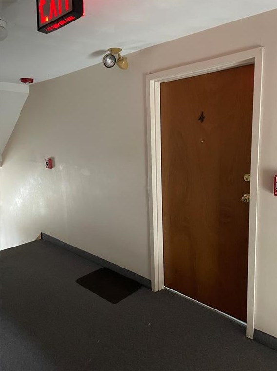 985 Atwood Ave #4, Providence, RI 02919