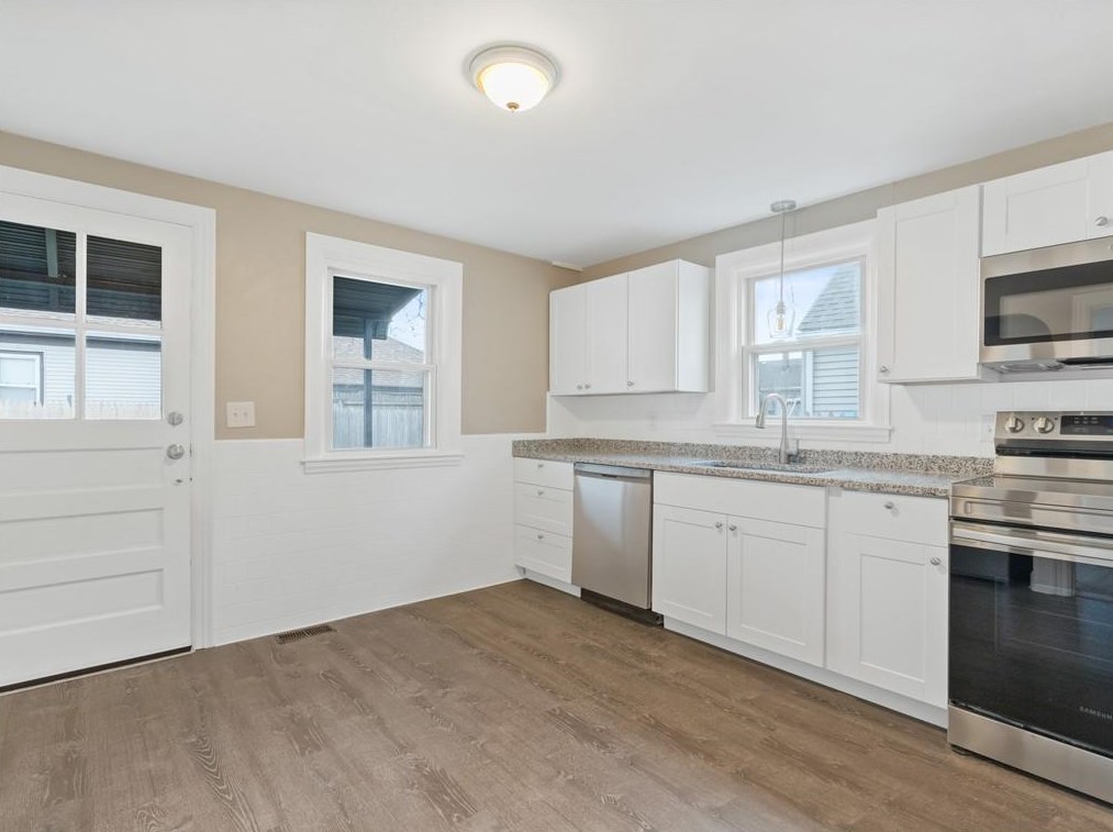 66 Overland Ave, Cranston RI  02910-2518 exterior