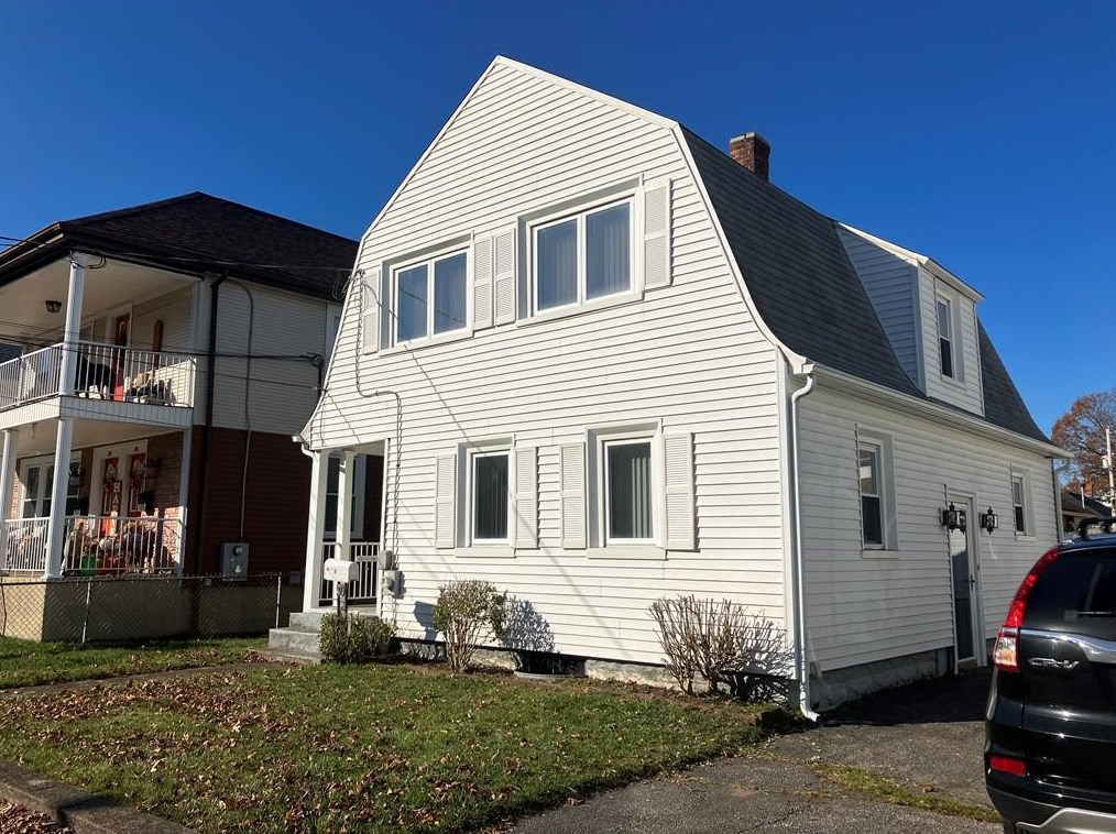 30 Sweet Ave, Pawtucket, RI 02861-2147