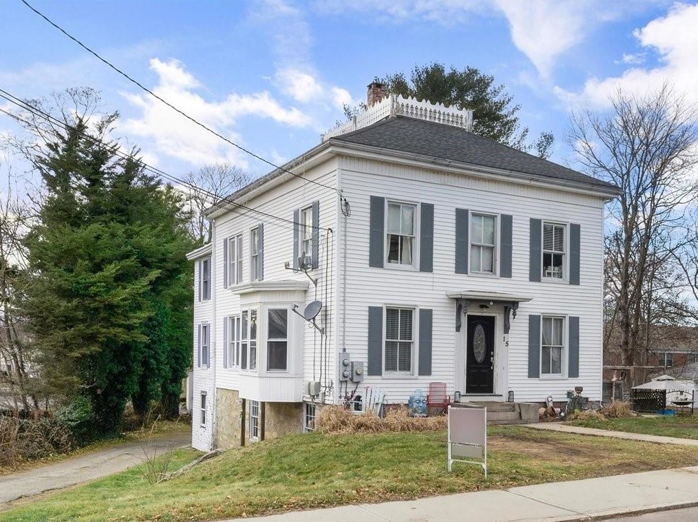 15 Chestnut St, Westerly, RI 02891