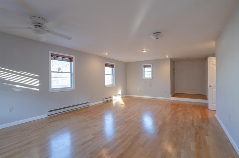 28 Bay Lawn Ave, Warwick, RI 02888