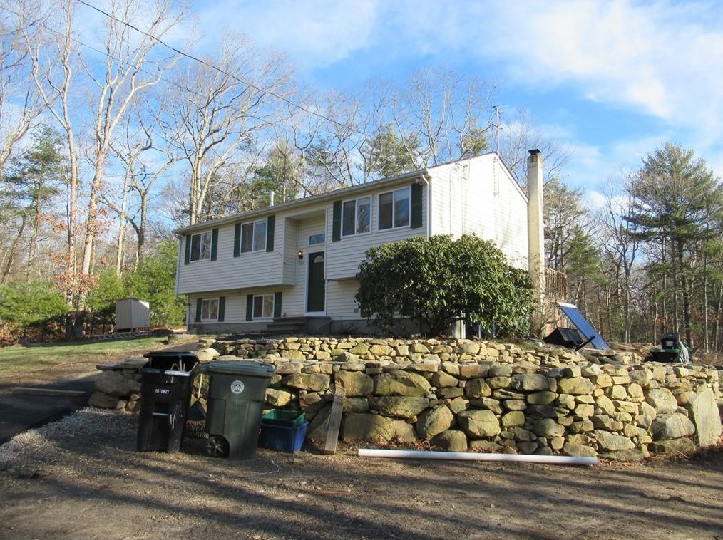 160 Pig Hill Rd, Coventry, RI 02827