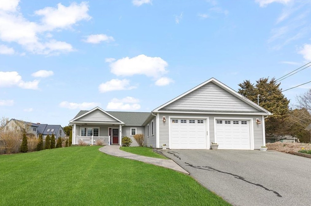 7 Gooseberry Rd, Middletown, RI 02840