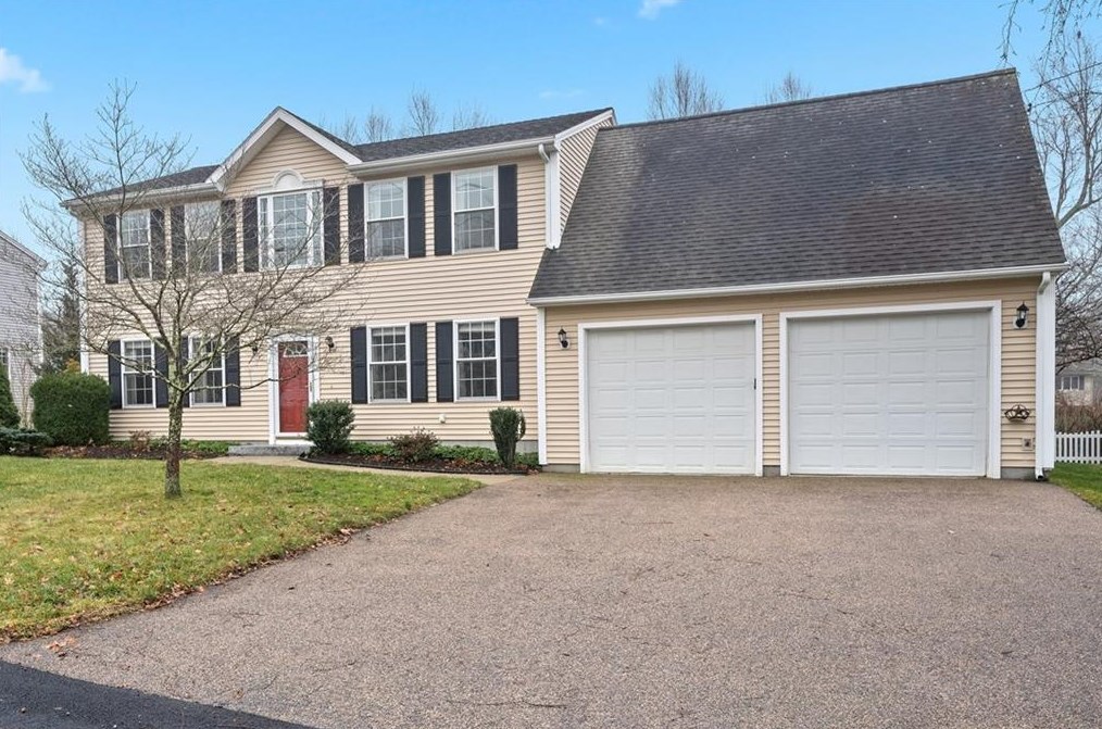 76 Sachem Rd, South Kingstown, RI 02882