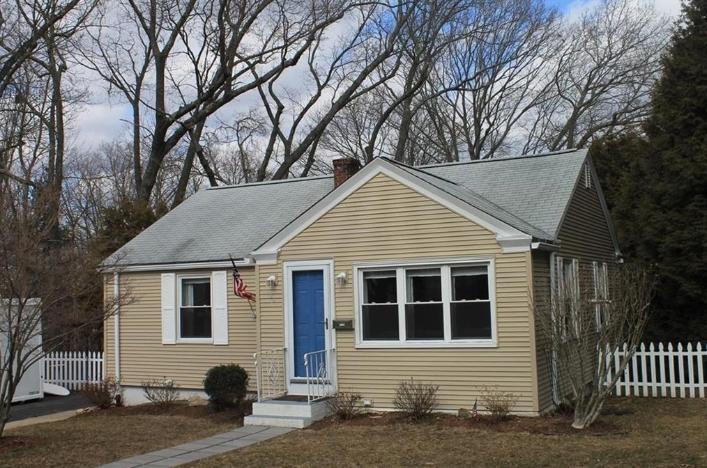 26 Wells St, West Warwick RI  02893-3937 exterior