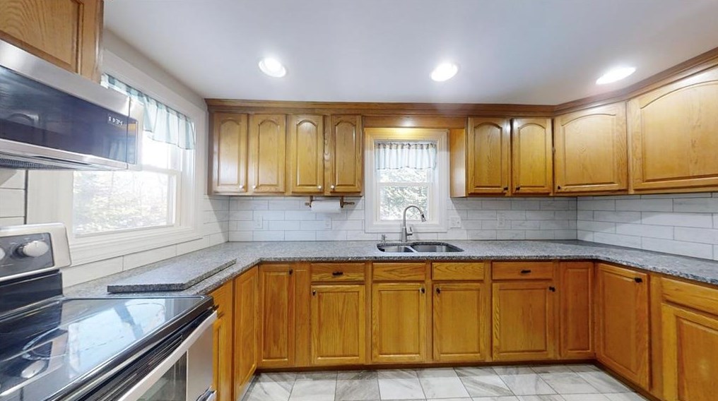 26 Wells St, West Warwick RI  02893-3937 exterior