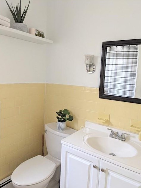 11 Ball Ave, West Warwick RI  02893-1504 exterior