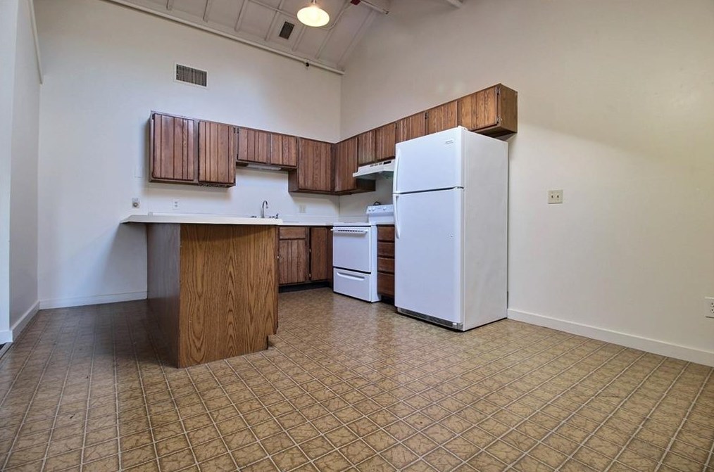 55 Beach St #8, Westerly, RI 02891