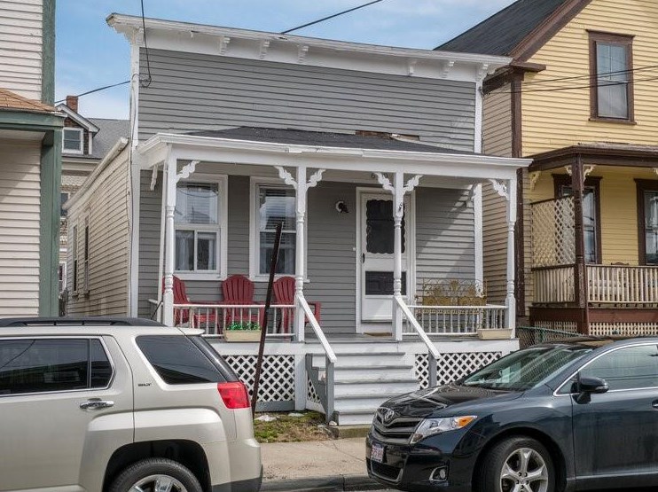 670 Thames St, Middletown, RI 02840