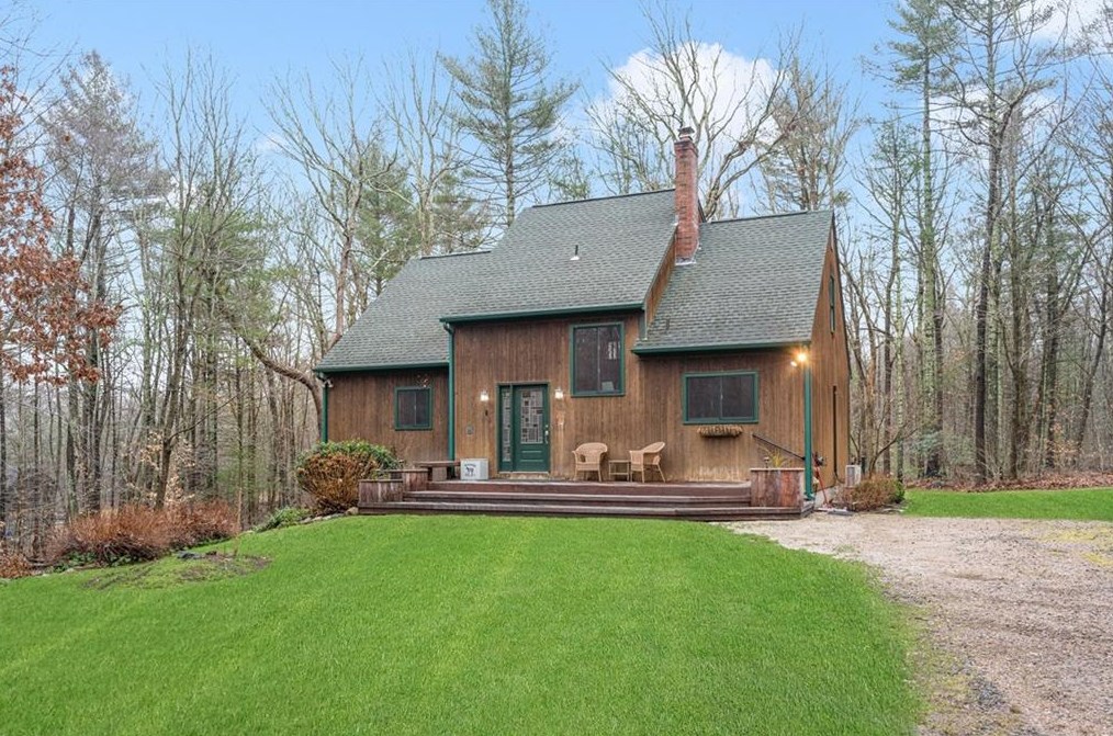 47 Wood River Ln, West Greenwich, RI 02817