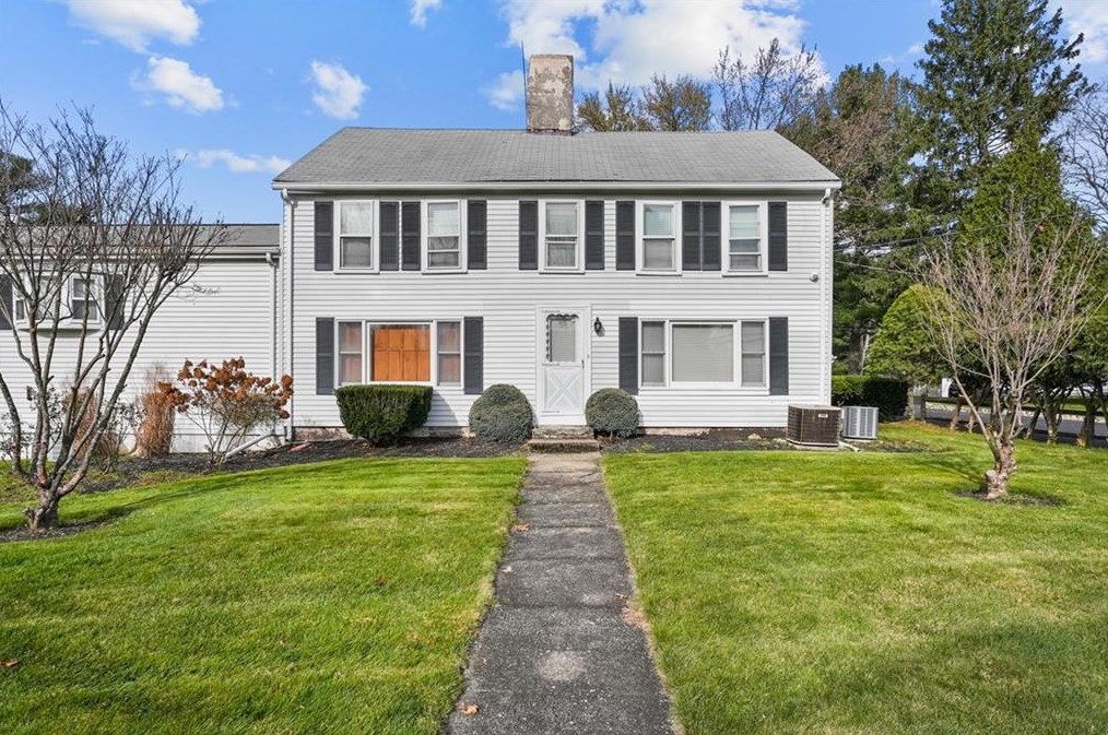 275 Mattity Rd, North Smithfield, RI 02896