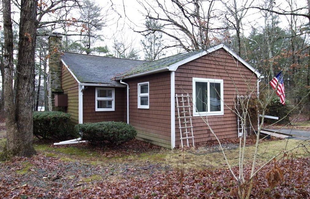 13 Lost Acres Dr, Glocester, RI 02814