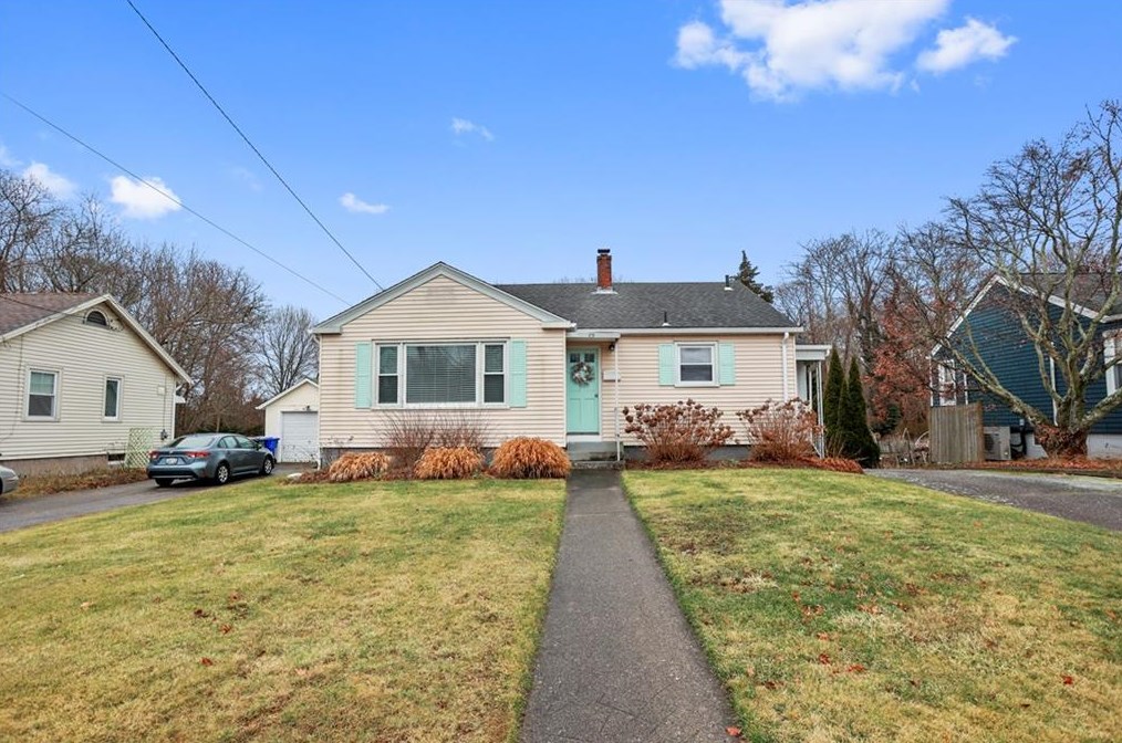 89 Wells St, Westerly, RI 02891